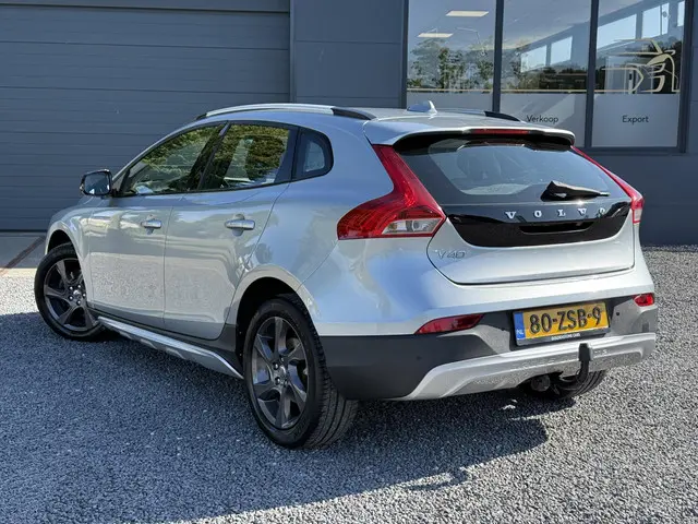 Volvo V40 Cross Country 1.6 D2 Summum 2013 Diesel 5