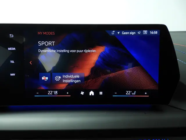 BMW 1 Serie 5-deurs 120 2025 Benzine 23