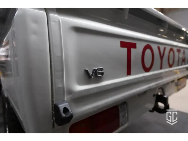 Toyota Land Cruiser GRJ79 Single Cab M/T 2024 Benzine 15