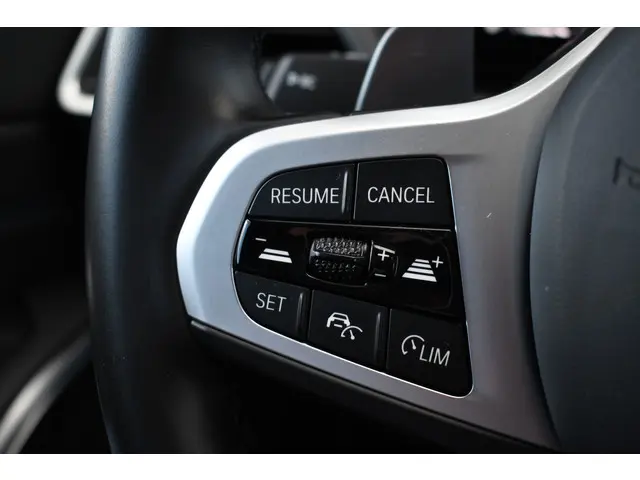 BMW 3 Serie Touring 330e M-Sport 2023 Hybride Benzine 12