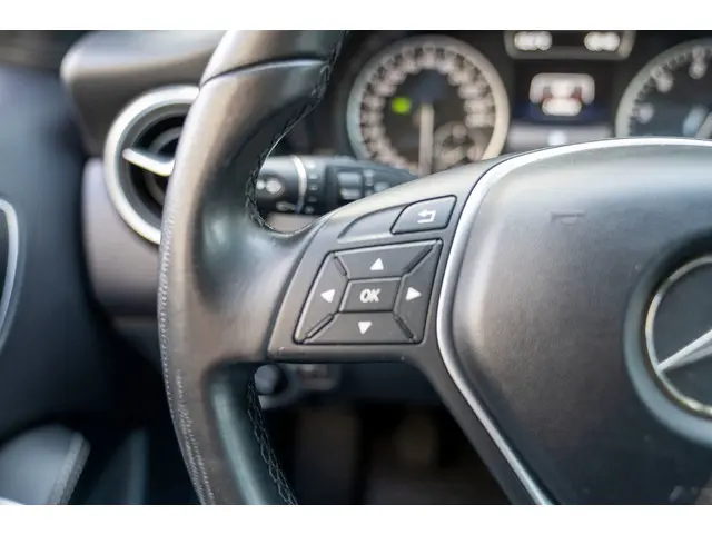 Mercedes-Benz A-Klasse 180 Prestige 2015 Benzine 31