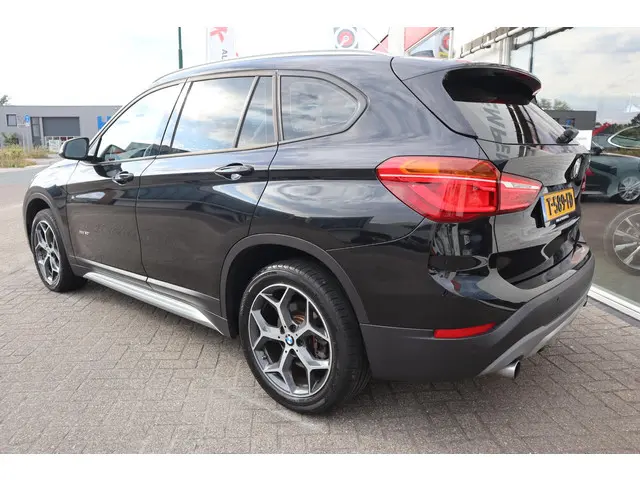 BMW X1 xDrive20i HIGH EXECUTIVE 2017 Benzine 12