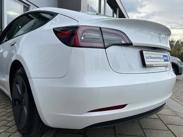 Tesla Model 3 Standard RWD Plus 2021 Elektrisch 9