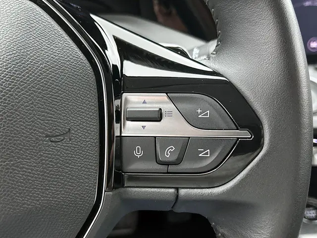 Peugeot 308 SW 1.2 130PK AUT. Business 2022 Benzine 12