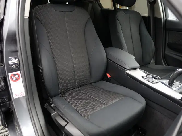 BMW 3 Serie 328i 245pk High Executive Aut- 2012 Benzine 22