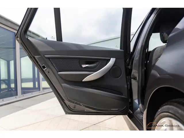 BMW 3 Serie Touring 330d High Executive 2012 Diesel 46