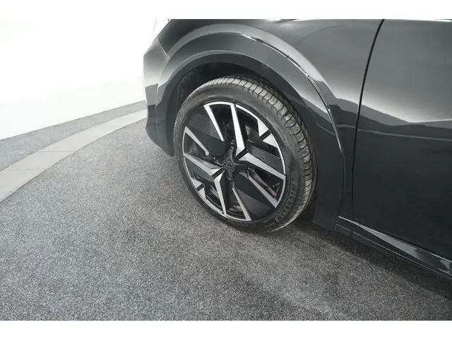 Peugeot 208 PureTech 100 GT 2024 Benzine 17