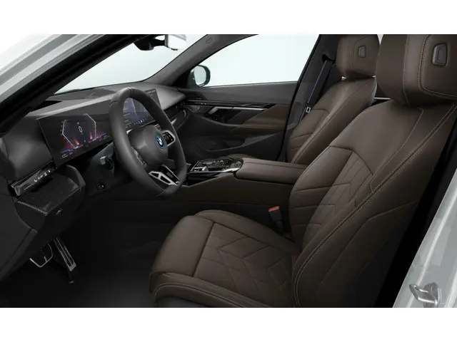 BMW 5 Serie Touring 2025 Hybride Benzine 4
