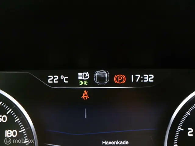 Volvo V90 2.0 T4 R-Design | ACC | PILOT | LEER | 2019 Benzine 37