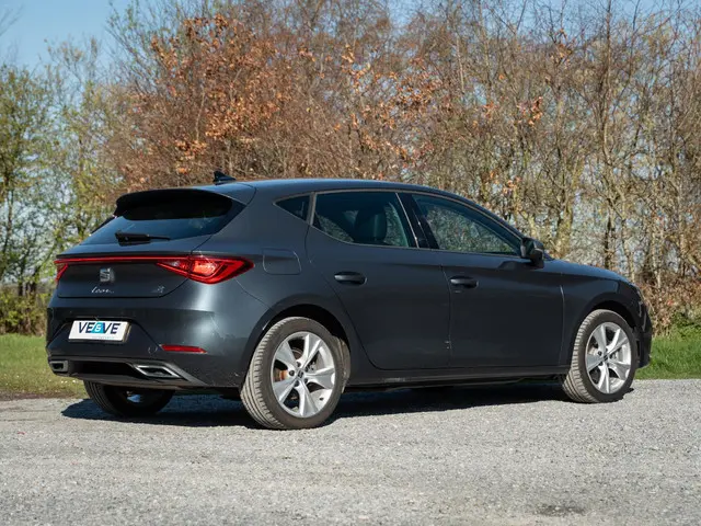 SEAT Leon 1.4 TSI eHybrid PHEV FR 2022 Hybride Benzine 33