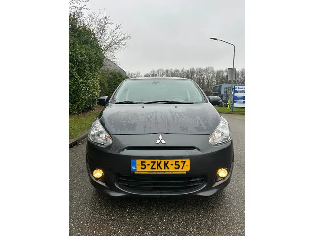 Mitsubishi Space Star 1.0 Intense NAP / 5 DRS / 2015 Benzine 2