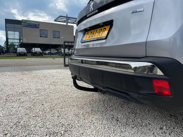 Peugeot 3008 1.2 Première AUTOMAAT, trekhaak. 2017 Benzine 8