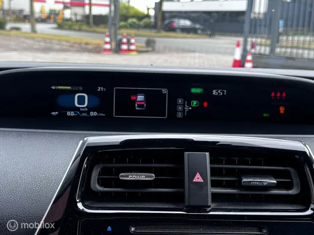 Toyota Prius 1.8 Business Plus 2017 Hybride Benzine 13