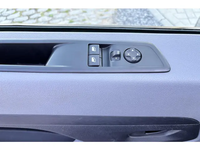 Toyota ProAce Worker 2.0 D-4D Live 2023 Diesel 20