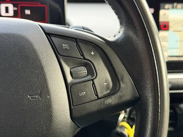 Citroën C4 Cactus 1.2 PureTech Shine 2016 Benzine 19