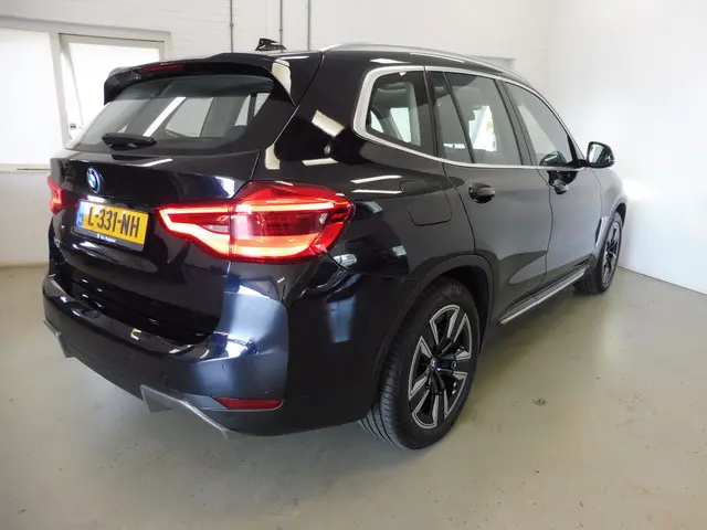 BMW iX3 Executive 80 kWh 2021 Elektrisch 2