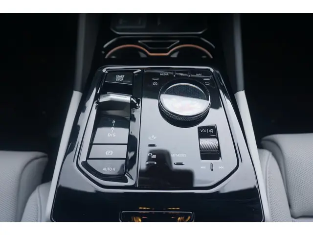 BMW 5 Serie Touring 550e xDrive 2026 Hybride Benzine 18