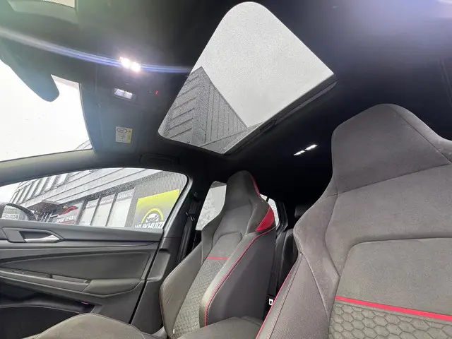 Volkswagen Golf 2.0 TSI 4Motion R 2021 Benzine 10