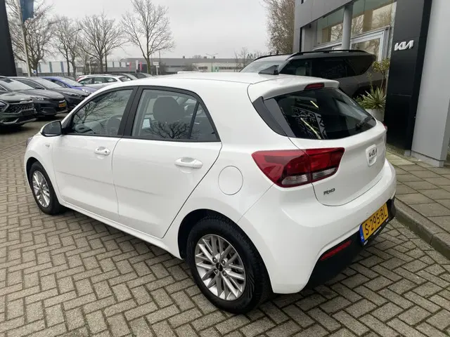 Kia Rio 1.0 T-GDi MHEV DynamicLine 2023 Hybride Benzine 6