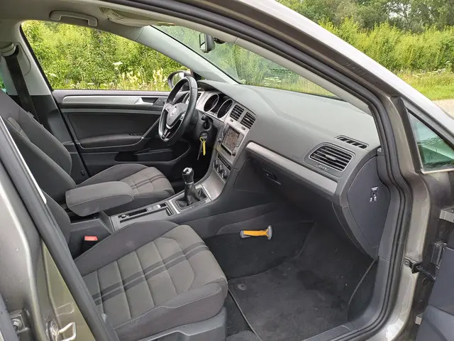 Volkswagen Golf 1.0 TSI Connected Series 2016 Benzine 31