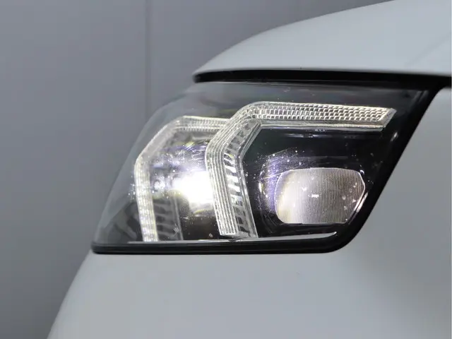 BMW X1 sDrive18i 2023 Benzine 8