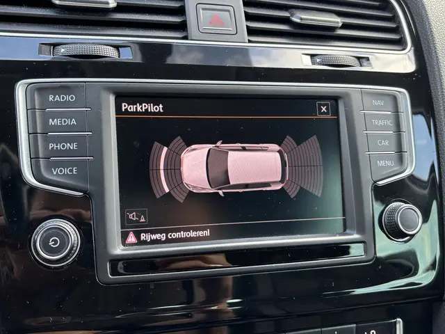 Volkswagen Golf 1.2 TSI Connected Series 2016 Benzine 23