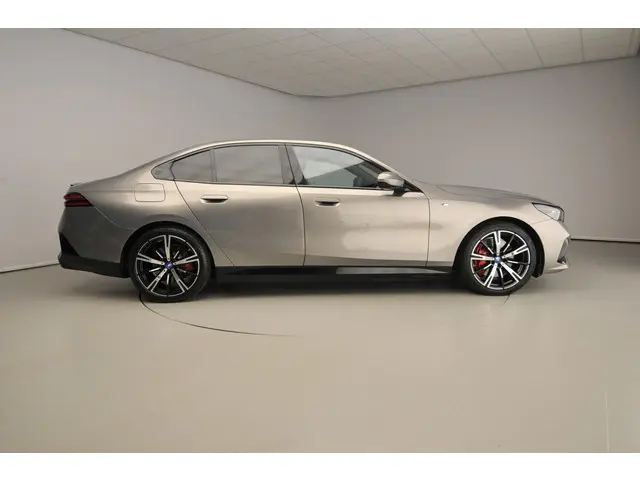 BMW i5 Sedan eDrive40 2024 Elektrisch 4