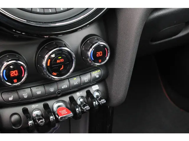 MINI Cooper Mini 2.0 John Works Chili 2018 Benzine 13