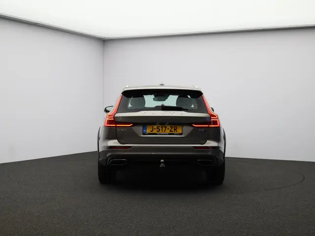 Volvo V60 Cross Country 2.0 B5 AWD Pro 2020 Benzine 26