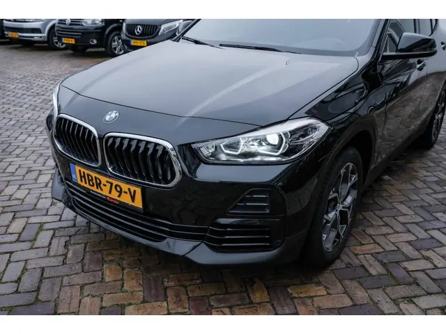 BMW X2 SDrive18i High Executive|Navi|Camera|18'' 2023 Benzine 37