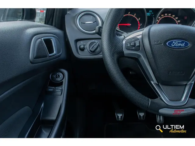Ford Fiesta 1.6 ST2 2016 Benzine 15