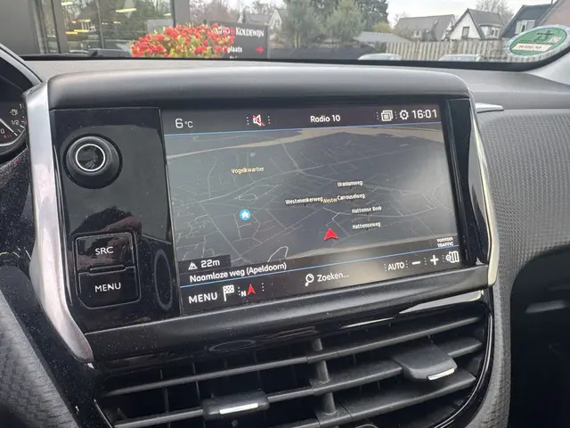 Peugeot 2008 Blue Lion 1.2 Puretech 110 2018 Benzine 17