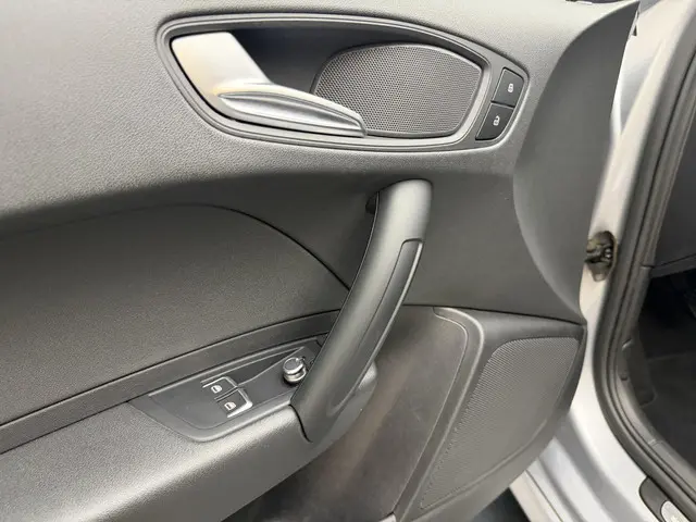 Audi A1 1.0 TFSI Adrenalin 2017 Benzine 19