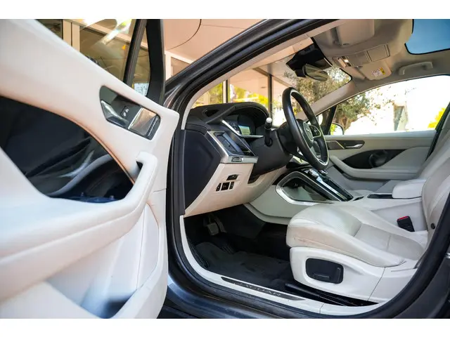 Jaguar I-PACE EV400 SE 90 kWh 2018 Elektrisch 6