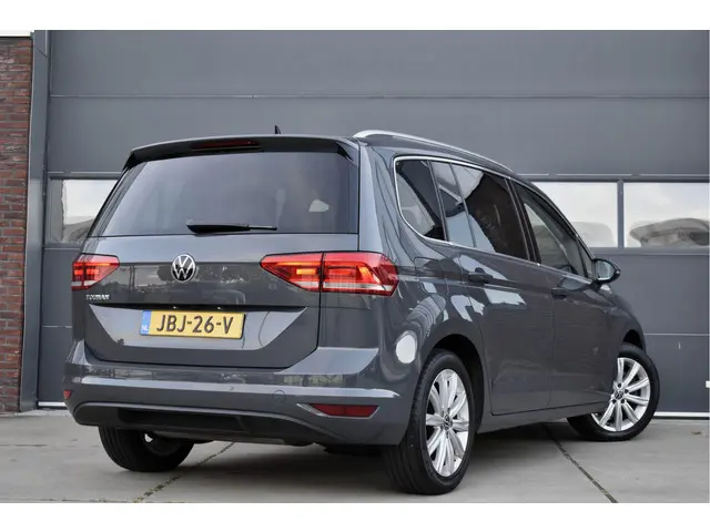 Volkswagen Touran 1.5 TSI Highline 7p 2021 Benzine 5