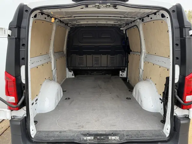 Mercedes-Benz Vito 116 1.9 CDI 2024 Diesel 12