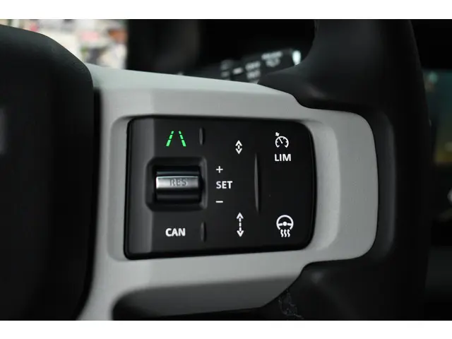 Land Rover Defender 110 3.0 D250 2023 Diesel 14