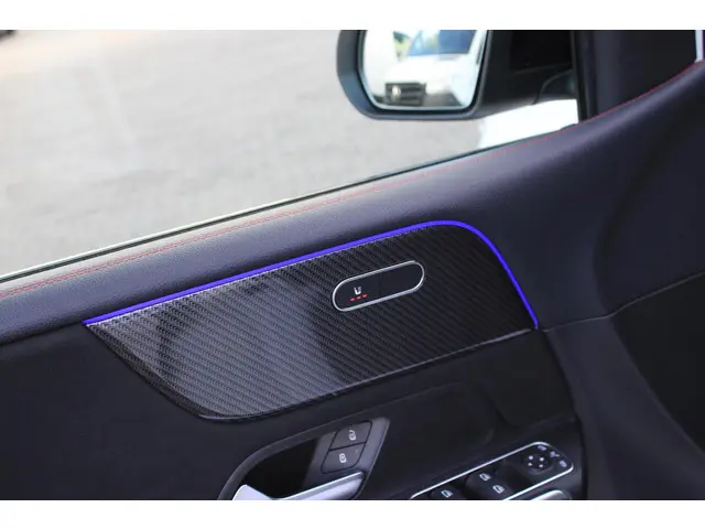 Mercedes-Benz B-Klasse 180 AMG 2019 Benzine 30