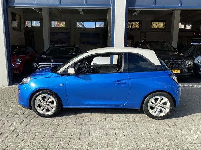 Opel ADAM 1.2 2016 Benzine 2