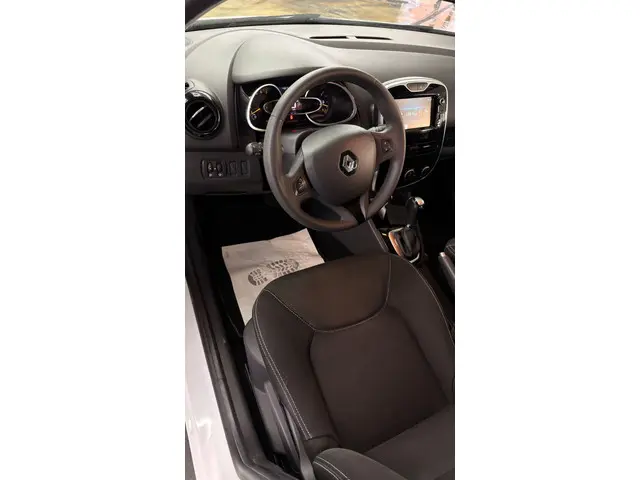 Renault Clio 1.2 Expression Automaat 2015 Benzine 10