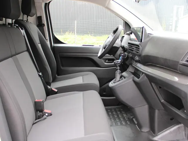 Citroën Jumpy 2.0 BlueHDI 145 S&S L3 2024 Diesel 6