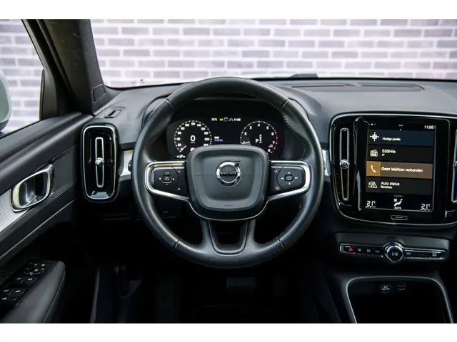 Volvo XC40 3