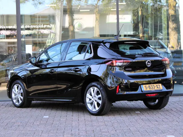 Opel Corsa 1.2 GS Line 2023 Benzine 2