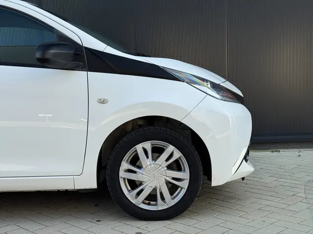 Toyota Aygo X-CITE Carplay|5-deurs|Cruise|LM| 2015 Benzine 22