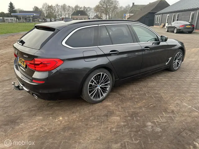 BMW 5 Serie Touring 530i High Executive 2020 Benzine 4