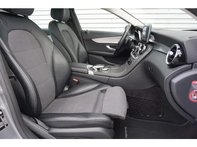 Mercedes-Benz C-Klasse 180 Prestige 2014 Benzine 33