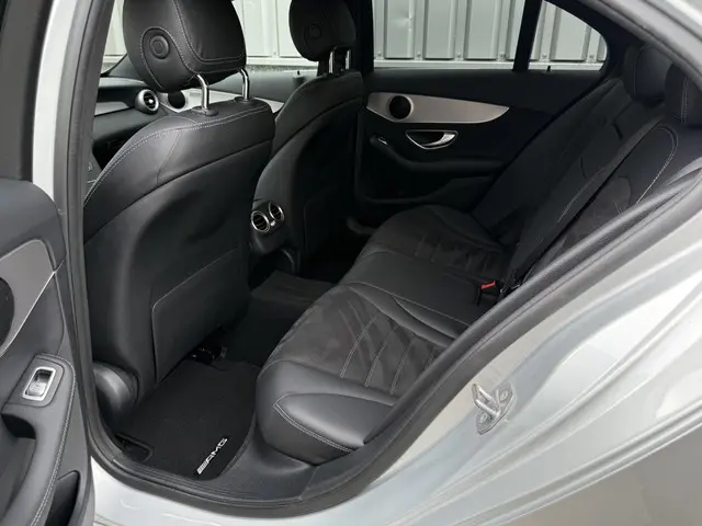Mercedes-Benz C-Klasse 180 AMG 2018 Benzine 15