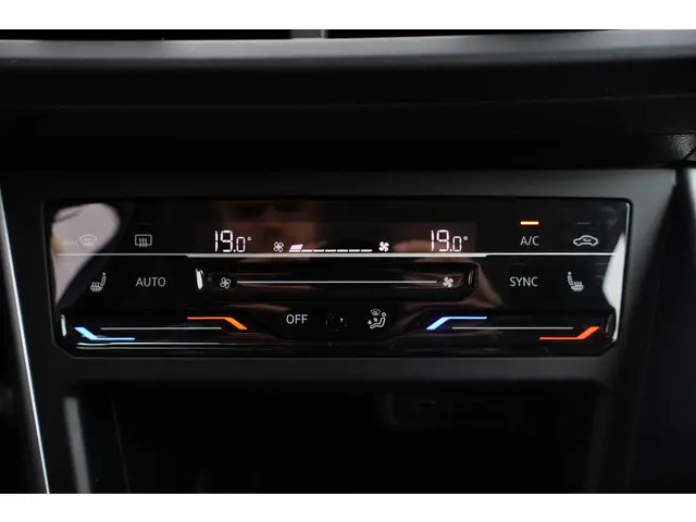 Volkswagen Polo 1.0 TSI Business 2023 Benzine 16