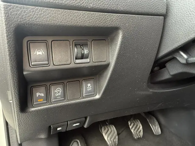 Nissan QASHQAI 1.6 163pk Connect Edition 2015 Benzine 19