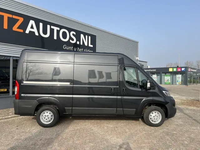 Opel Movano 35 2.2D 165 L2H2 Edition 2022 Diesel 4